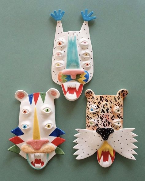 Ceramic Mask, Jr Art, Ad Magazine, Ceramic Workshop, Art Corner, Ceramics Pottery Art, Ceramic Animals, Clay Miniatures, Contemporary Crafts