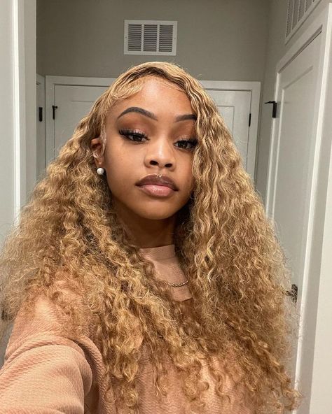 27 Honey Blonde, Full Lace Front Wigs, Color Rubio, Indian Human Hair, Remy Hair Wigs, Honey Blonde Hair, Hair Brands, Colored Wigs, Body Wave Hair