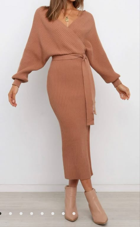 Autumn Dresses, Woolen Dresses, Winter Fashion Outfits Casual, Dresses Casual Fall, Fashion Illustration Dresses, Formal Casual, Modest Fashion Outfits, Grace Kelly, Classic Outfits