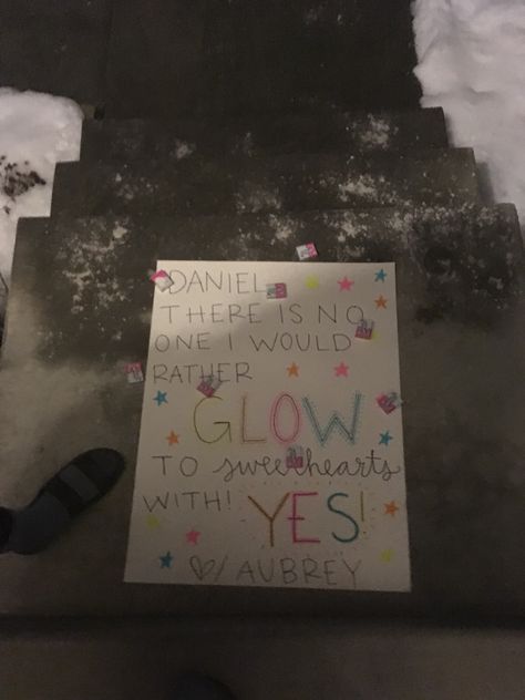 Cute way to answer to sweethearts! Poster Ideas For Sweethearts, Cute Sweetheart Dance Proposals, Valentines Dance Poster Ideas, Ways To Ask To Sweethearts Dance, Sweet Hearts Dance Proposal, Sweethearts Dance Poster Ideas, Answering Dance Posters, Sweethearts Proposal Ideas, Promposal Answers