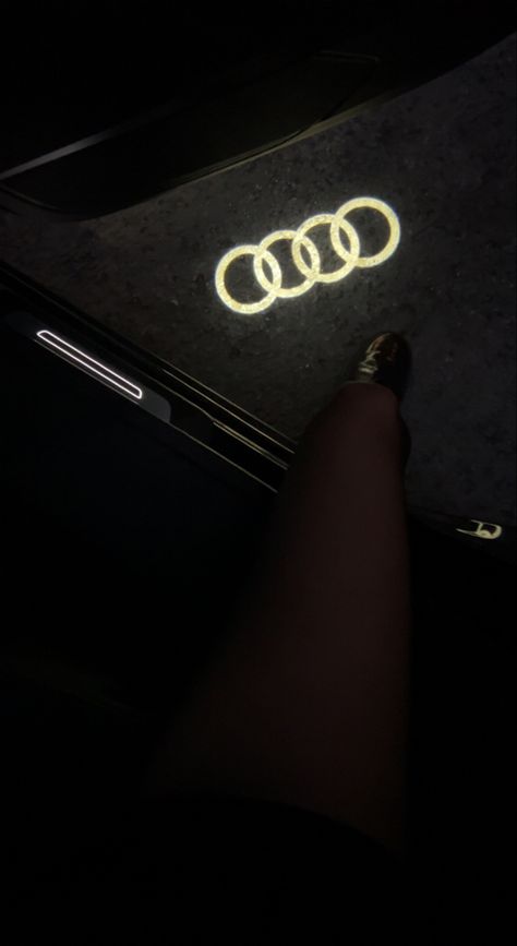 Audi Keys Aesthetic, Audi Q8 Aesthetic, Audi Q3 Aesthetic, Audi Aesthetic Girl, Audi Aesthetic, Q8 Audi, Audi Lights, Audi Rs Q8, Vision Board Book