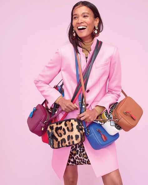 Do you speak J.Crew? Hands Free adj. \ handz frē \ As in the bag that allows you to eat ice cream and find the right filter at the same time. Jcrew Fall, Photography Bags, Fall Style Guide, Brand Advertising, Statement Outfit, Pink Suit, Inspiration Instagram, Triple Threat, Pierre Cardin