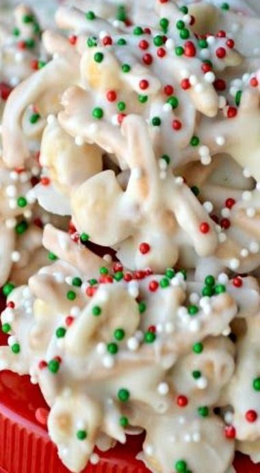 Haystack Cookies, White Chocolate Candy, Christmas Candy Recipes, Xmas Cookies, Chow Mein, Candy Cookies, Homemade Candies, Christmas Snacks, Christmas Cooking