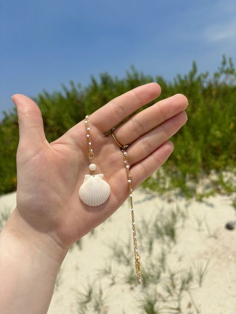 Calico Scallop Necklace, Beach Jewelry, Summer Accessory, Shell Necklace, Beach Accessory, 16-inch Necklace Scallop Necklace, Calico Scallop, Shell Accessories, Sewing Creations, 16 Inch Necklace, Jewelry Summer, Saint Augustine, Seashell Crafts, Shell Necklace