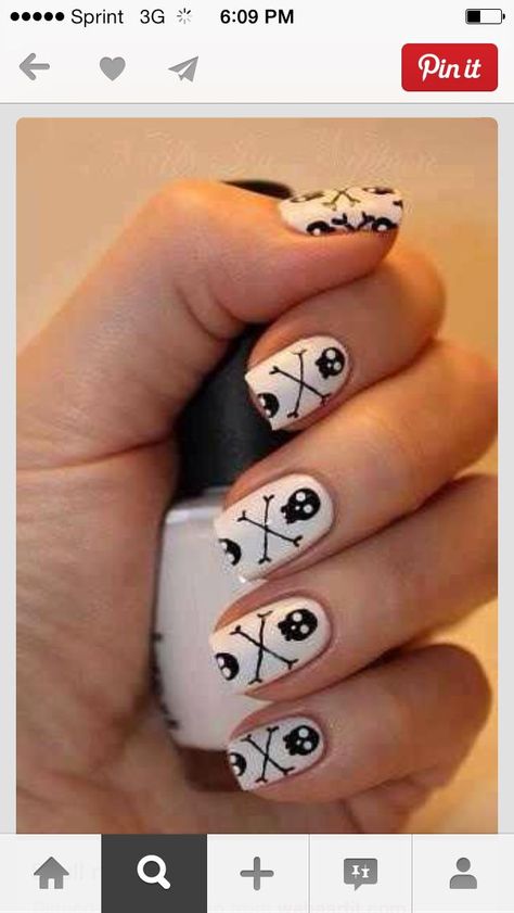 Skull Nail Art, Halloween Nail Art Easy, Nightmare Before Christmas Nails, Nail Art Halloween, Skull Nails, Halloween Nails Easy, Cute Halloween Nails, Halloween Nail Designs, Halloween Nail