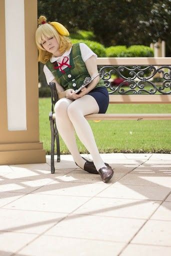 Isabelle Animal Crossing Cosplay, Acnh Cosplay, Isabelle Cosplay, Animal Crossing Cosplay, Isabelle Animal Crossing, Safety Videos, School Halloween Costumes, Cosplay Inspo, Cosplay Inspiration