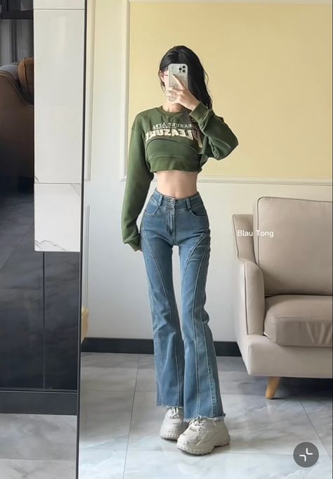 Flat Chested Outfits Aesthetic Korean, Korean Perfect Body Look, Korean Slim Body Reference, Body Goals Hourglass Outfits Kpop, Hour Glass Body Aesthetics Girl, Latina Fashion Outfits, Rainy Day Outfit, Casual Dinner Outfit, Airport Outfit