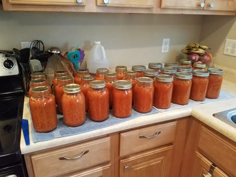 Canning Pasta, Canning Pasta Sauce, Canning Sauces, Vegetable Pasta Sauce, Canning Zucchini, Lasagna Pizza, Zucchini Pasta Sauce, Homemade Spaghetti Sauce Recipe, Canned Spaghetti Sauce