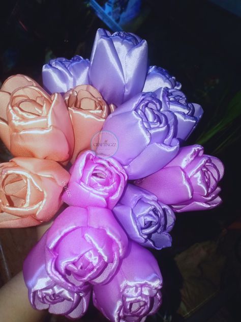 Enternal Flowers, Tulips Flowers Bouquet, Bouquet Tulips, Satin Flowers Diy, Purple Gifts, Ribbon Flowers Bouquet, Ribbon Flowers Diy, Bouquet Purple, Ribbon Bouquet