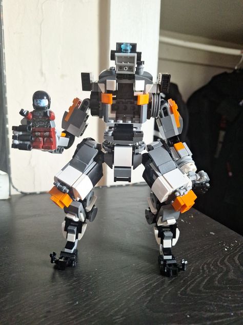 Lego Titanfall, Lego Cyberpunk, Lego Pics, Lego Design Ideas, Titanfall 2, Mech Design, Lego Videos, Lego Military, Lego Mechs