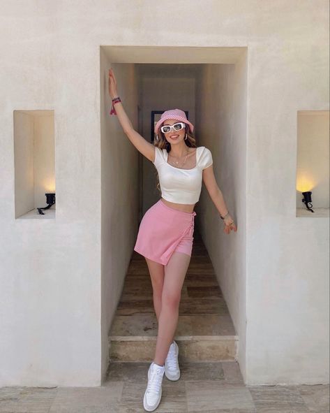 #fashion #lookbook #alllook Pink Cute Tops, Outfits With Pink Skirt, How To Style Pink Skirt, Cute Pink Outfit Ideas, Casual Day Outfits Summer, Cute Skirts Outfits, Outfit Inspo Skirts, Summer Bday Outfit, Summer Looks Aesthetic