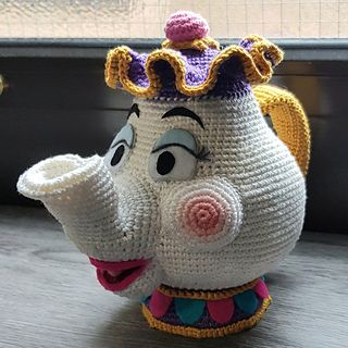 Ravelry: Designs by Chantelle @onescreativemind Freebies Pattern, Disney Crochet Patterns, Mrs Potts, Crochet Disney, Freebie Friday, Crochet Animal Patterns, Pink Yarn, Creative Mind, Crochet Dolls