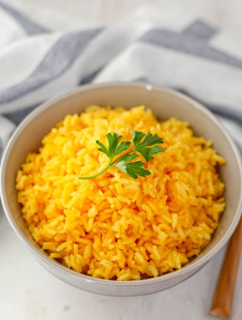 5 INGREDIENT YELLOW RICE - Jehan Can Cook Yellow Mexican Rice, Sustainable Recipes, Chicken And Yellow Rice, How To Make Yellow, Yellow Rice Recipes, Seared Chicken Breast, Cheesy Chicken Broccoli, Saffron Rice, Broiled Chicken