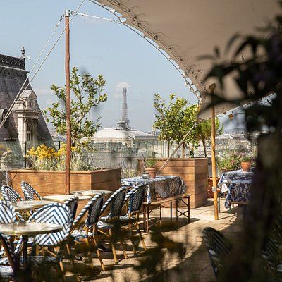 Rooftops In Paris, Top Restaurants In Paris, Best Rooftop Bars In Paris, Paris Rooftops Night, Galleries Lafayette Paris Rooftop, Paris Nightlife, Lafayette Paris, Paris View, Paris Cafe Eiffel Tower View