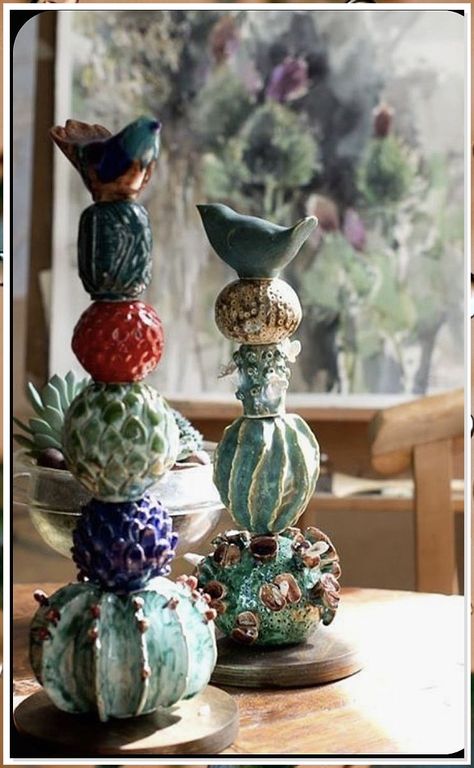 Whether you prefer traditional or trendy designs, garden pottery sculptures complement any style of garden. Amazon Garden, Kitchen Ideas Farmhouse, Cactus Ceramic, Sculpture Inspiration, Garden Totems, Ceramic Art Sculpture, Dark Kitchen, Pottery Handbuilding, Garden Pottery