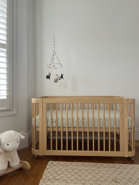 Baby Crib Designs, Modern Baby Cribs, Small Crib, Crib Design, Newborn Crib, Baby Cribs Convertible, Decor Christmas Home, Bedside Crib, Modern Crib