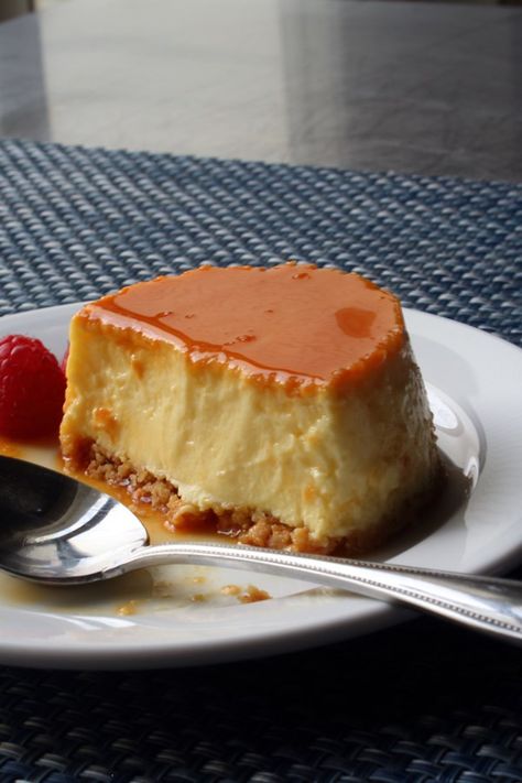 Cheesecake Flan Recipe, Flan Cheesecake Recipe, Spanish Picnic, Making Flan, Custard Cheesecake, Cheesecake Flan, Flan Cheesecake, Flan Recipes, Cream Cheese Flan