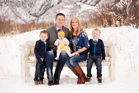 winter family portraits- This would be so much better if they were all in nice jackets. Put a coat on that baby! IMO Winter Family Portraits, Snow Family Pictures, Winter Family Photography, Winter Family Photos, Family Maternity Photos, Winter Portraits, Family Picture Poses, Photography Poses Family, Family Photo Pose