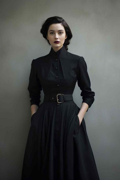 Womens Formal Jacket Over Dress, Minimal Woman Outfit, Sophisticated Witch Fashion, Classic Dresses For Women Vintage, Wearing Only Black, Elegant Modern Style, Vintage Dress Elegant, Modern Classic Outfits For Women, Classical Outfits For Women