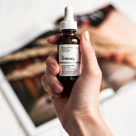 The Ordinary Photoshoot, Product Videography Ideas, The Ordinary Ascorbyl Glucoside, Product Videography, Videography Ideas, The Ordinary Serum, Gold Skincare, Preppy Makeup, Food Videography