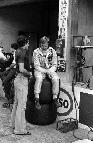 Jacky Ickx and Ronnie Peterson F1 Books, Ronnie Peterson, F1 Photos, Childhood Photos, Automotive Art, F1 Drivers, Formula One, Formula 1, Vintage Cars