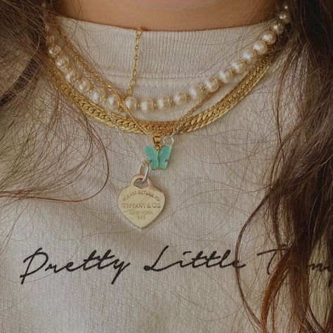 Tiffany Necklace Aesthetic Layering, Layering Tiffany Necklaces, Layered Tiffany Necklaces, Tiffany Return To Tiffany Necklace, Tiffany Necklace Stack, Tiffany Necklace Layering, Gold Tiffany Necklace, Tiffany Gold Necklace, Return To Tiffany Necklace