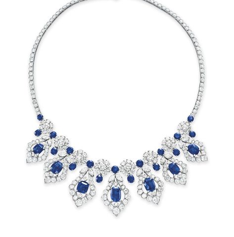 Indigo Jewelry, Sapphire Diamond Necklace, Van Cleef And Arpels Jewelry, Jewelry Auction, Circle Diamond, Blue Gems, Sapphire Necklace, Van Cleef Arpels, Van Cleef