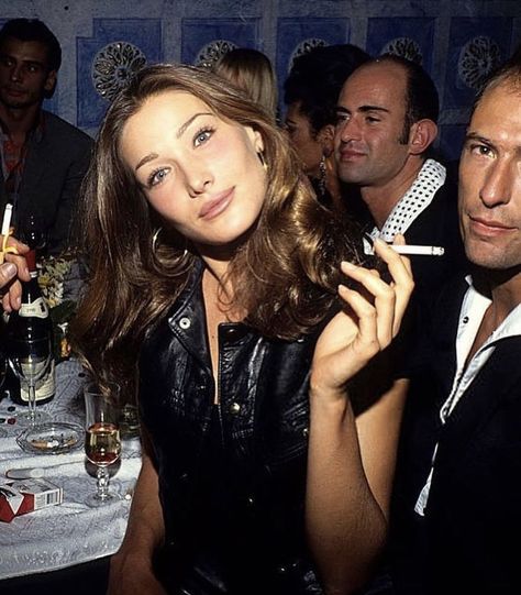 Models 90s, 90s Model, 90s Supermodels, Model Lifestyle, 90s Models, Carla Bruni, Model Aesthetic, I'm With The Band, Model Face