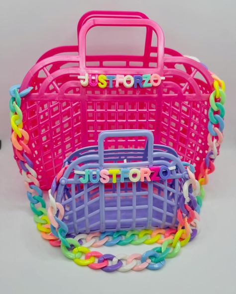 These stylish, nostalgic bags are perfect for a fun and fashionable mommy-and-me duo. Whether you’re heading to the park, a playdate, or just running errands, these vibrant jelly bags will make you and your little one stand out with retro flair. 💖 But wait, it gets even better! We can customize your jelly bags with your names for that extra special touch. Imagine the joy on your mini’s face when they see their name on their very own bag, just like Mommy’s! #MomAndMini #RetroJellyBags #Match... Jelly Bags, Jelly Bag, Loot Bags, Swag Bag, Cute Room Decor, 7th Birthday, Custom Bags, Easter Gift, Mommy And Me