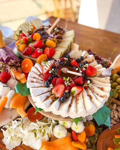 Bits & Bites Graze Boards | San Diego Charcuterie Catering (@bitsandbitessd) • Instagram photos and videos Graze Boards, Charcuterie Catering, Charcuterie Bar, Charcuterie Cups, Boards Charcuterie, Apple Muffins, Charcuterie Inspiration, Grazing Table, Luxury Cat