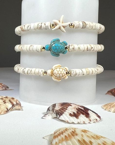 Listing is for ONE bracelet. Pic shown to reflect options. These are the perfect summer bracelet! Choice of White Howlite Turtle, Turquoise Howlite Turtle or Howlite Starfish. Summer Bracelets Beads, Heishi Bracelet, Sea Turtle Bracelet, Homemade Bracelets, Jewelry Making Classes, Turtle Jewelry, Summer Bracelet, Turtle Bracelet, Clay Bracelet