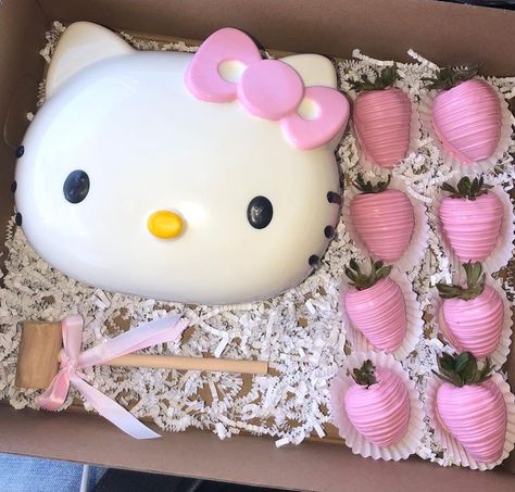 Hello Kitty Birthday Theme, Hello Kitty Strawberry, Breakable Heart, Diy Hello Kitty, Chocolate Covered Strawberries Bouquet, Sweet Sixteen Birthday Party Ideas, Hello Kitty Gifts, Hello Kitty Videos, Hello Kitty Birthday Party