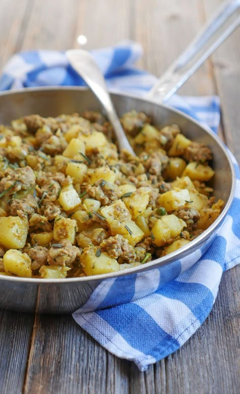 Lamb And Potatoes, Recipes With Potatoes, Ground Lamb Recipes, Rosemary Salt, Lamb Dinner, Lamb Curry, Lamb Dishes, Serrano Pepper, Rosemary Garlic