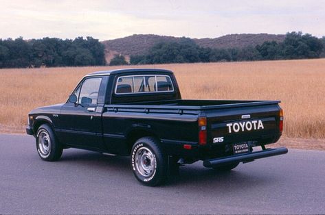 20 Years of the Toyota Tacoma and Beyond: A Look Through the Years Pickup Trucks Toyota, Small Pickup Trucks, Baby Trucks, Trucks For Sell, 2012 Toyota Tacoma, Toyota Pickup 4x4, Small Pickups, Toyota Usa, Toyota Truck