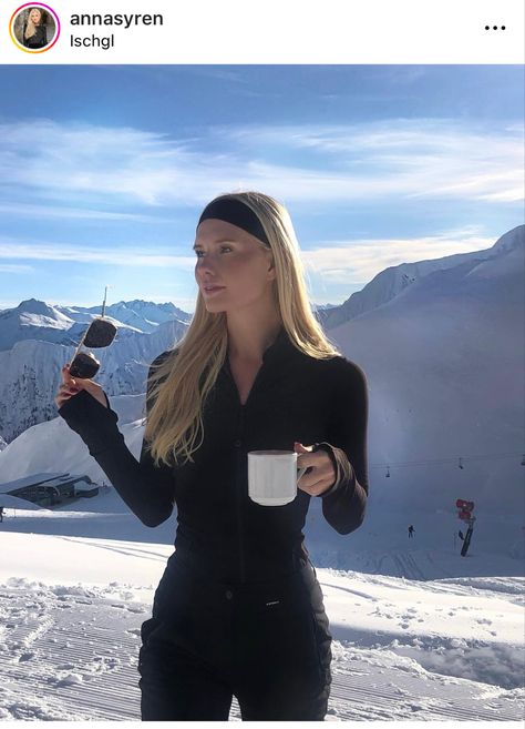 Apre Ski Outfits, Apres Ski Outfit Party, Apres Ski Party Outfit, Yosemite Outfit, Skiing Fits, Pub Golf, Ski Inspiration, Apres Ski Outfit, Ski Fits