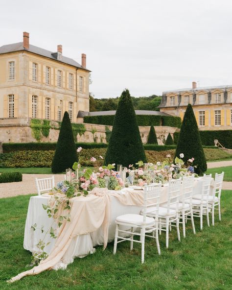 A Summer editorial in the French countryside at the stunning Chateau de Villette. ________ Venue @chateau_de_villette  Planner @pamelaevents Concept @thc_planning Videographer @triplefoxweddings Content Creator @contentbykenzie Florist @les__ephemeres  Dresses @shop_cinq  Bridesmaids Dresses @vchapmanstudio Stylist @evgeniadragun MUAH bride & groom @sandydmakeup  MUAH guests @alesiasolo.co @larissabeautyparis Cake @ladentsucreebyep Rental @ameleventparis Jewelry manal_paris Shoes @blacksue... French Countryside Wedding Aesthetic, Shop Cinq, French Elopement, Malibu Elopement, French Countryside Wedding, French Chateau Weddings, Summer Editorial, French Chateau Wedding, Paris Shoes