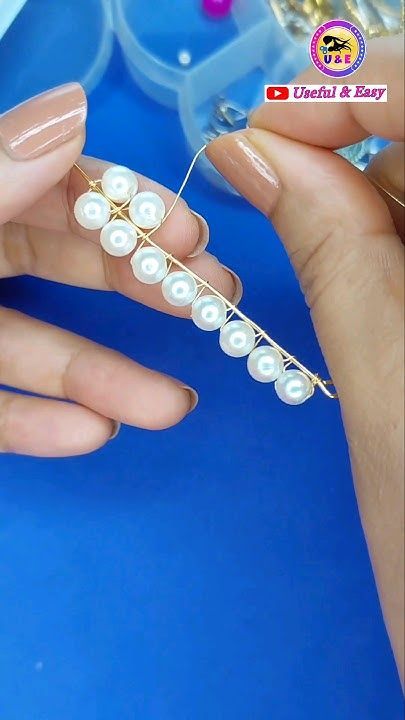 Trending Earrings 2024, Diy Easy Earrings, Swarovski Beaded Jewelry, Diy Gemstone Earrings, Trending Earrings, Diy Earrings Easy, Wire Jewelry Making, Beaded Earrings Tutorials, Swarovski Beads