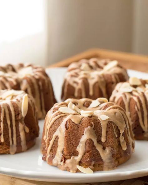 Mini Bundt Cakes Recipes, Fall Apple Recipes, Mini Bundt, Mini Bundt Cakes, Special Desserts, Bundt Cakes Recipes, Mini Apple, Bundt Cakes, Bbc Good Food Recipes