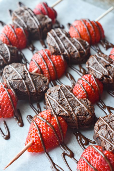 Brownie Kabobs, Strawberry Kabobs, Dessert Kabobs, Cinnamon Popcorn, Dance Around The Kitchen, Strawberry Brownies, Sales Ideas, Strawberry Delight, Chewy Brownies