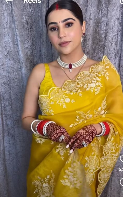 Saree Newly Married, Newly Bride Suits, Saree For Newly Married Bride, First Karwachauth Look, Newly Married Look Indian, Newly Married Saree Look, Newly Wed Indian Bride Look, Karwachauth Look, Trendy Outfits Indian