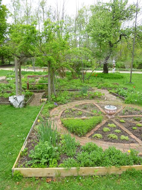 Pickity Place, Brick Pathways, Garden Circle, Garden Lunch, Storybook Gardens, Tools Tattoo, Potager Garden, Permaculture Gardening, Edible Landscaping