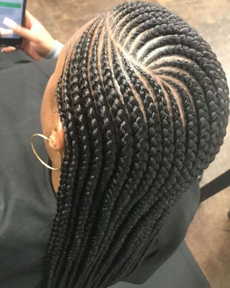 Ghana Braid Styles, Cornrow Designs, Ghana Braids Hairstyles, Trendy We Fryzurach, Cornrows Braids For Black Women, African Hair Braiding Styles, Braided Cornrow Hairstyles, Feed In Braid, Beautiful Braids