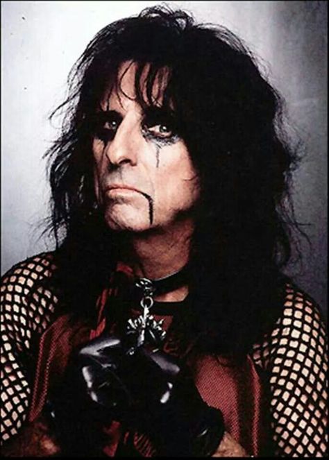 Alice Cooper ;) Alice Copper, Metal Heads, Groove Metal, Classic Rock And Roll, Rock Artists, Glam Metal, Rock N Roll Music, Alice Cooper, Mötley Crüe