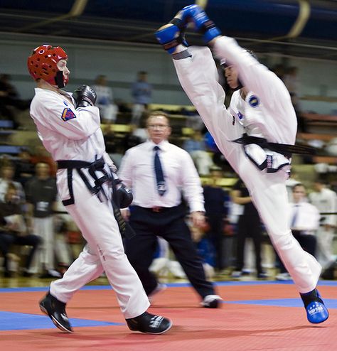 Taekwondo Kick, Kempo Karate, Korean Martial Arts, Kyokushin Karate, Best Martial Arts, Shotokan Karate, Martial Arts Boxing, Techwear Fashion, Martial Arts Techniques