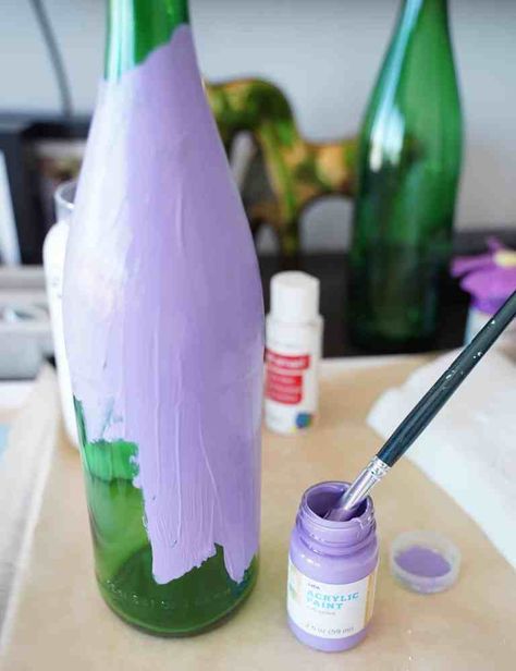 Paint Wine Bottles, Painted Glass Bottles, Hand Painted Wine Bottles, Empty Wine Bottles, Glass Bottle Diy, Diy Glass Bottle Crafts, Wine Bottle Art, Wine Bottle Diy Crafts, Painted Wine Bottles