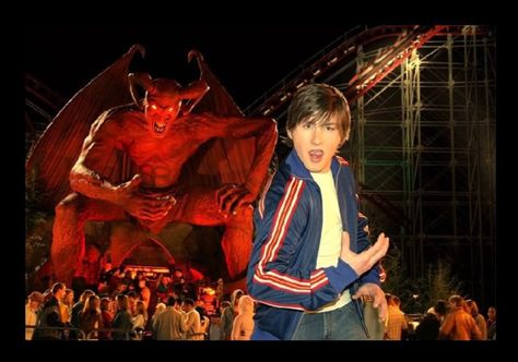 Wendy Christensen, Horror Flash, Final Destination Movies, Horror Movie Covers, 2000s Horror, Final Destination 3, Coordinate Plane, Mysterious Girl, Cute Headers