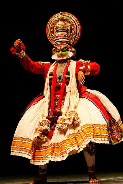 Kathakali Dance, Indian Classical Dancer, Bharatanatyam Poses, Kathak Dance, Dance Of India, Indian Classical Dance, Dance Paintings, India Culture, Indian Dance