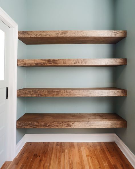 Our chunky floating shelves installed! | head to Yellow Brick Home for the step-by-step floating shelf tutorial! Diy Shelves Design, Diy Shelves Ideas, Workspace Ideas, Diy Wood Shelves, Farmhouse Shelves, Build Floating Shelves, Regal Design, Floating Shelves Diy, Wood Wall Shelf