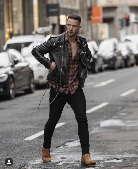 Casual Rocker Outfits, Rocker Outfit Men, Rocker Style Men, Black Leather Jacket Outfit, Grey Jeans Men, Rocker Outfit, Best Leather Jackets, Mens Fashion Rugged, Leather Jacket Outfits