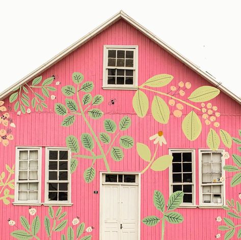 Mural Outside Of House, Exterior Murals Ideas, House Exterior Mural, Mural On House Exterior, House Murals Exterior, Mural On Shed, Garden Shed Mural, Outdoor Murals Backyards, Easy Mural Ideas